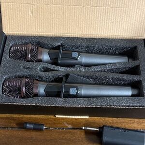 Wireless Microphone Set - Black